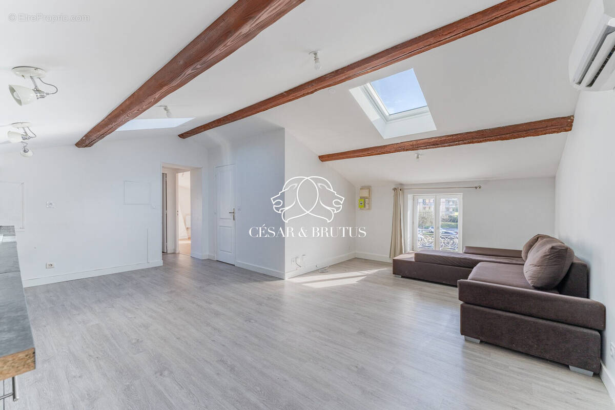 Appartement à SATHONAY-CAMP