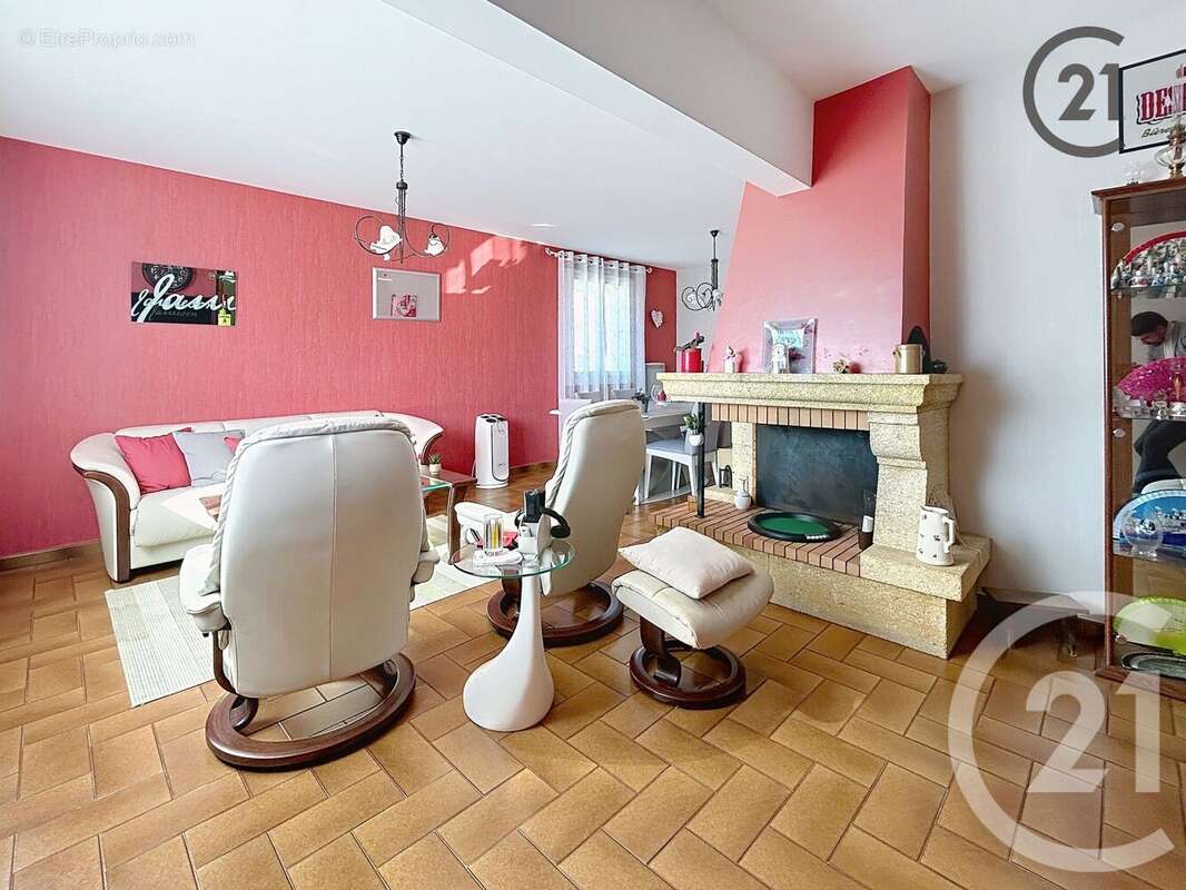 Maison à SAINT-GERMAIN-LAVAL