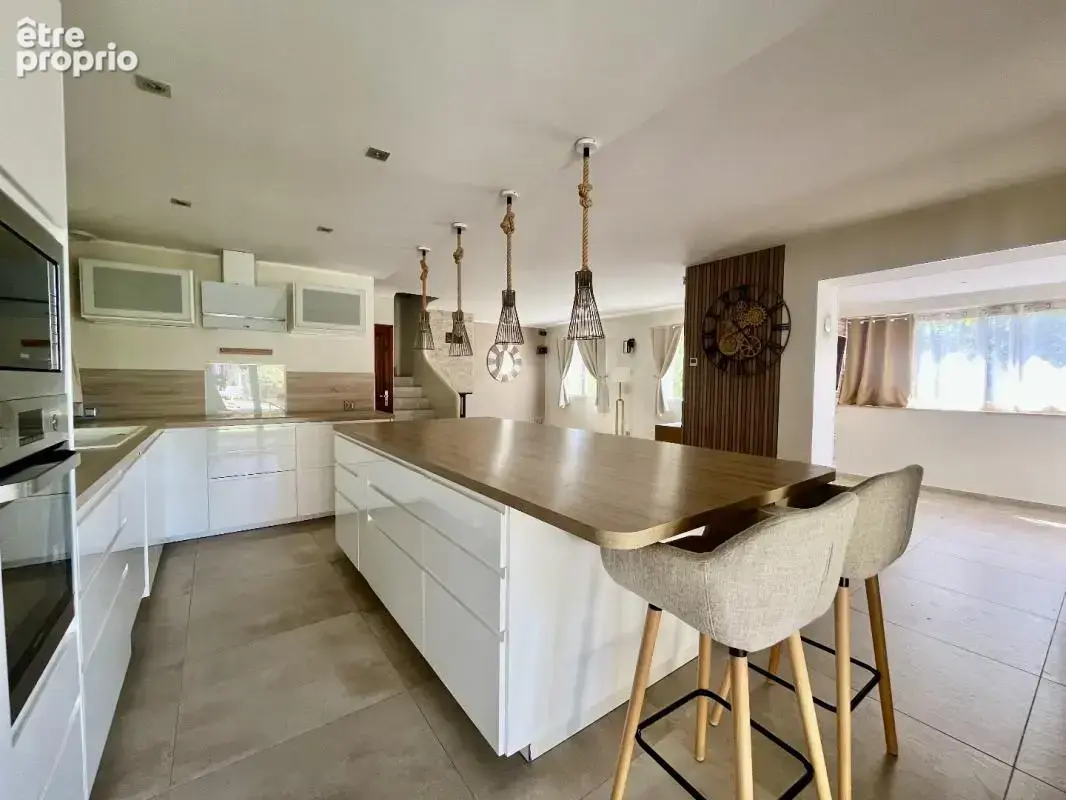 Maison 4 pièces 167 m² à vendre à Tourrette-Levens (06690) - photo 4