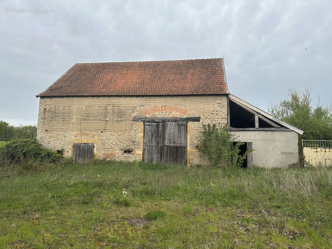 Maison à BOURG-LE-COMTE