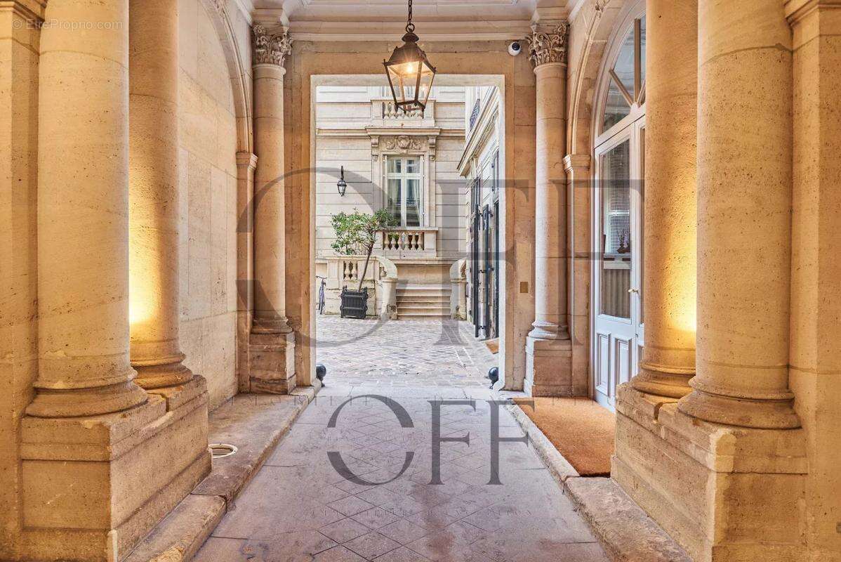 Appartement à PARIS-7E