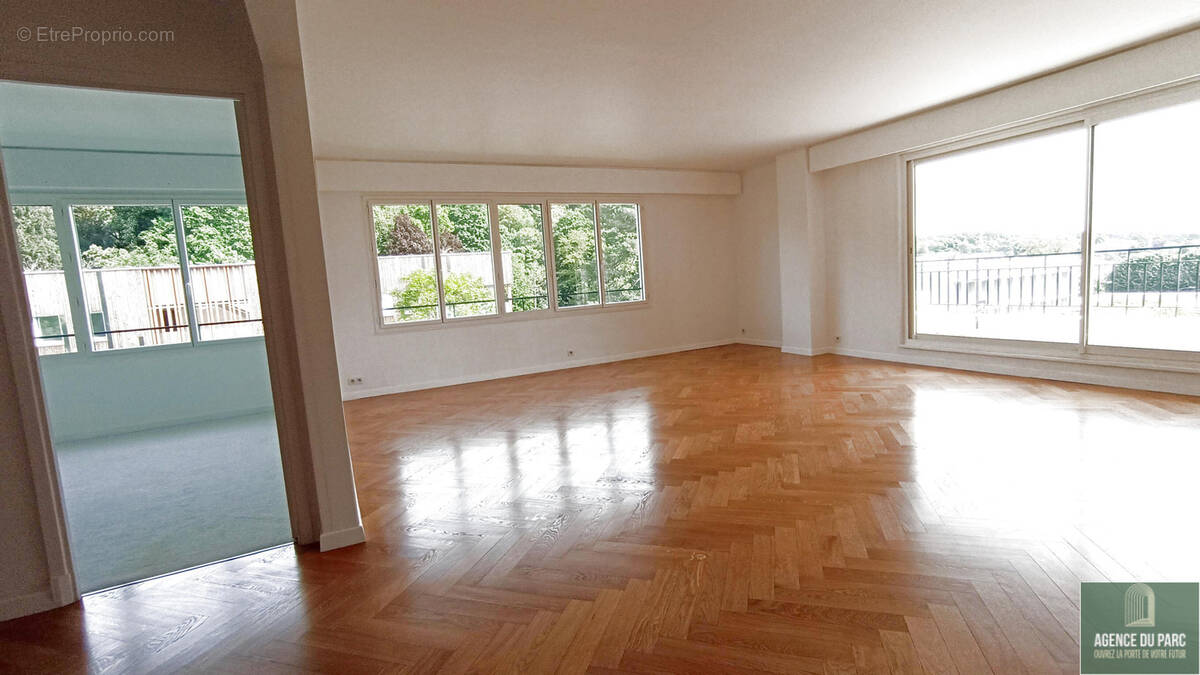 Appartement à VILLE-D'AVRAY