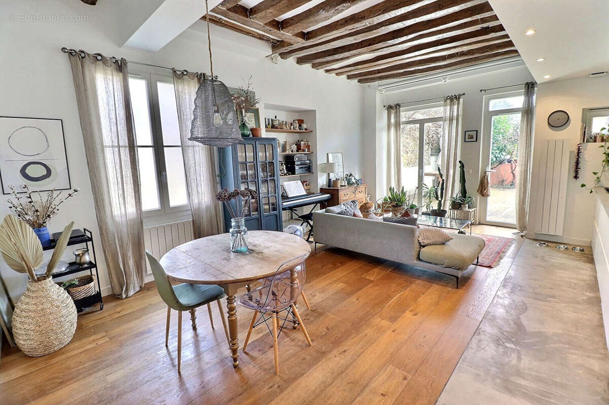 Appartement à MAREIL-MARLY