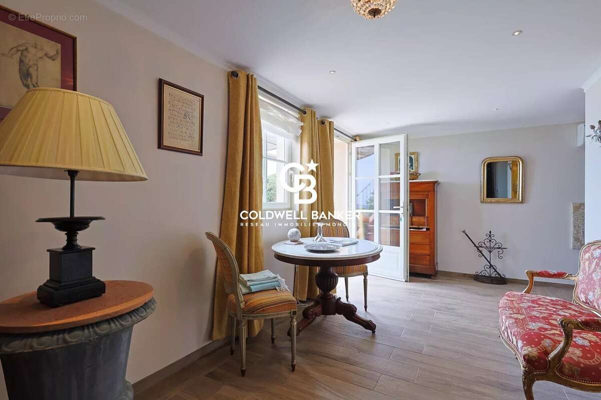 Confort, vue & authenticité et seulement 25 minutes de ST TROPEZ - photo 77