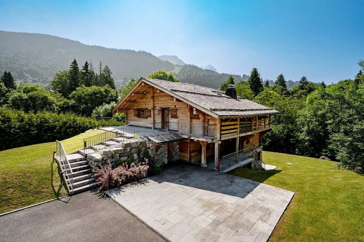 Maison à ARACHES-LA-FRASSE