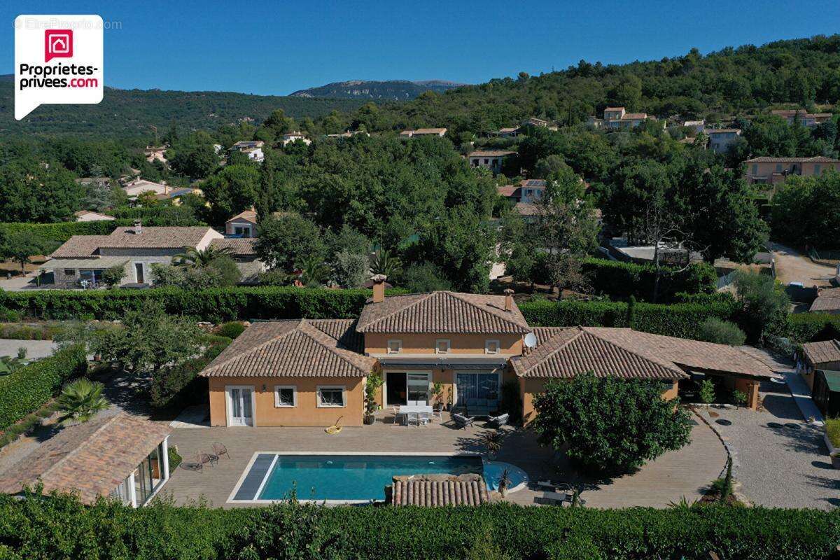 Maison à SAINT-CEZAIRE-SUR-SIAGNE