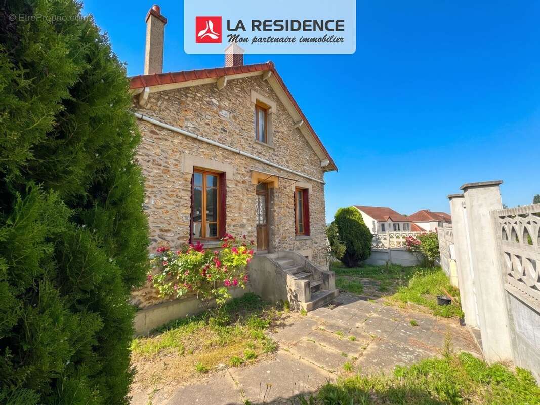 Maison 69 m² à Chanteloup-Les-Vignes  - photo 2