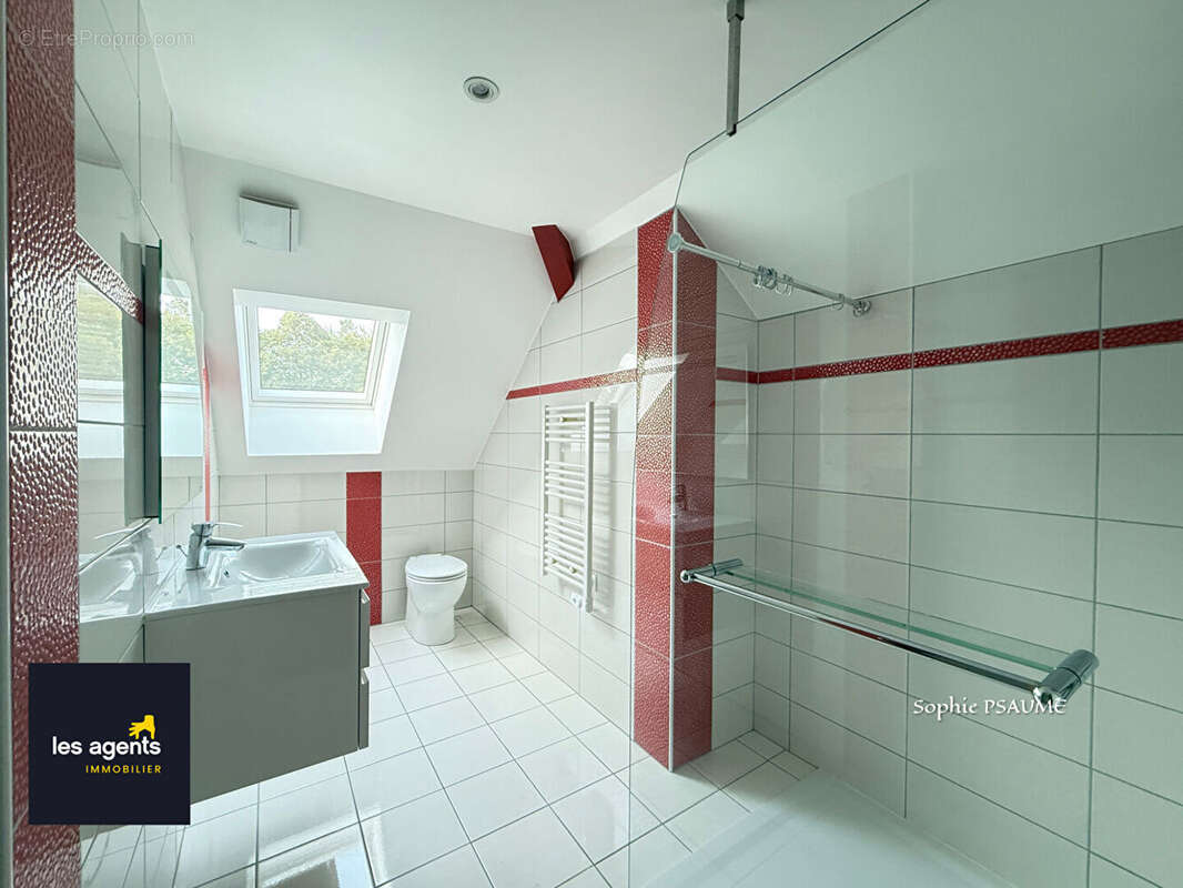 Maison à NEUFCHATEAU