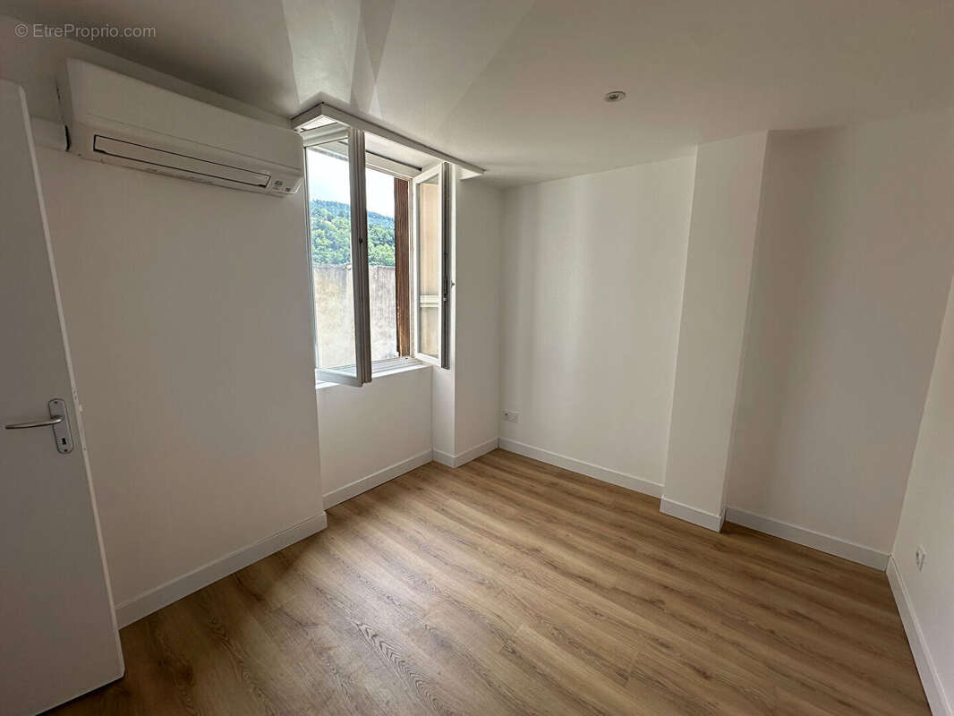 Appartement 75m² à tarare - photo 9