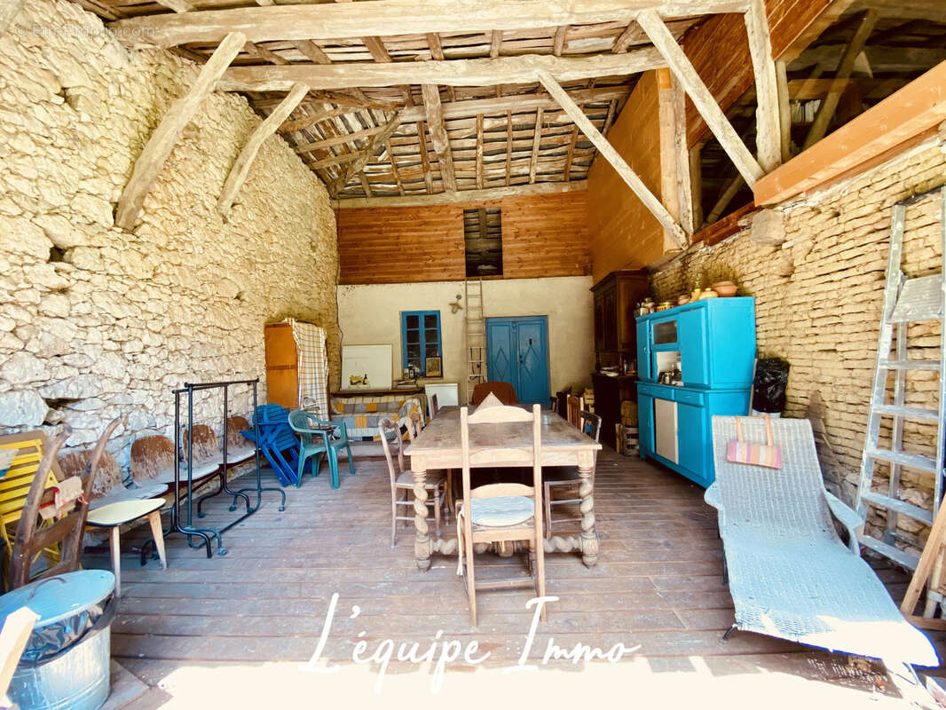Maison à SARRANT