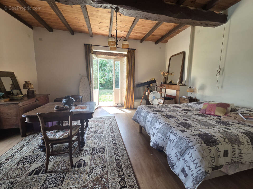 Maison de campagne en pierre du XVII? siècle avec piscine   À 5 minutes de Villeneuve-sur-Lot - photo 6