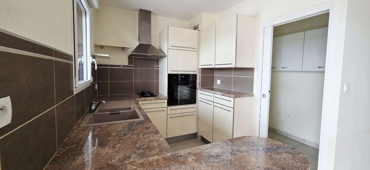 Appartement 71 m² à Lannion  - photo 6