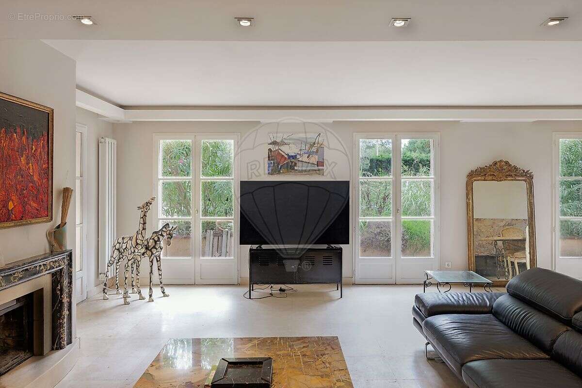 Maison à LAUZERVILLE