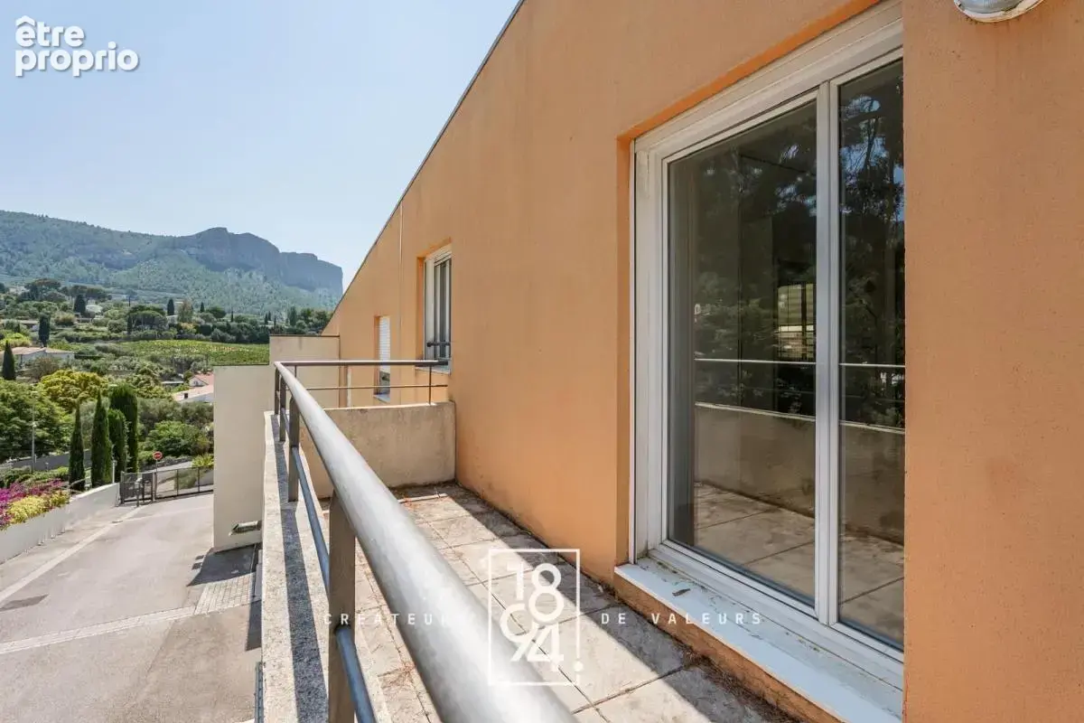 Appartement  Cassis  128 m2  Garage  stationnement - photo 19