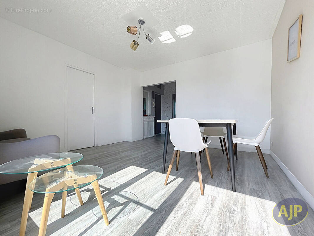 Appartement à REZE