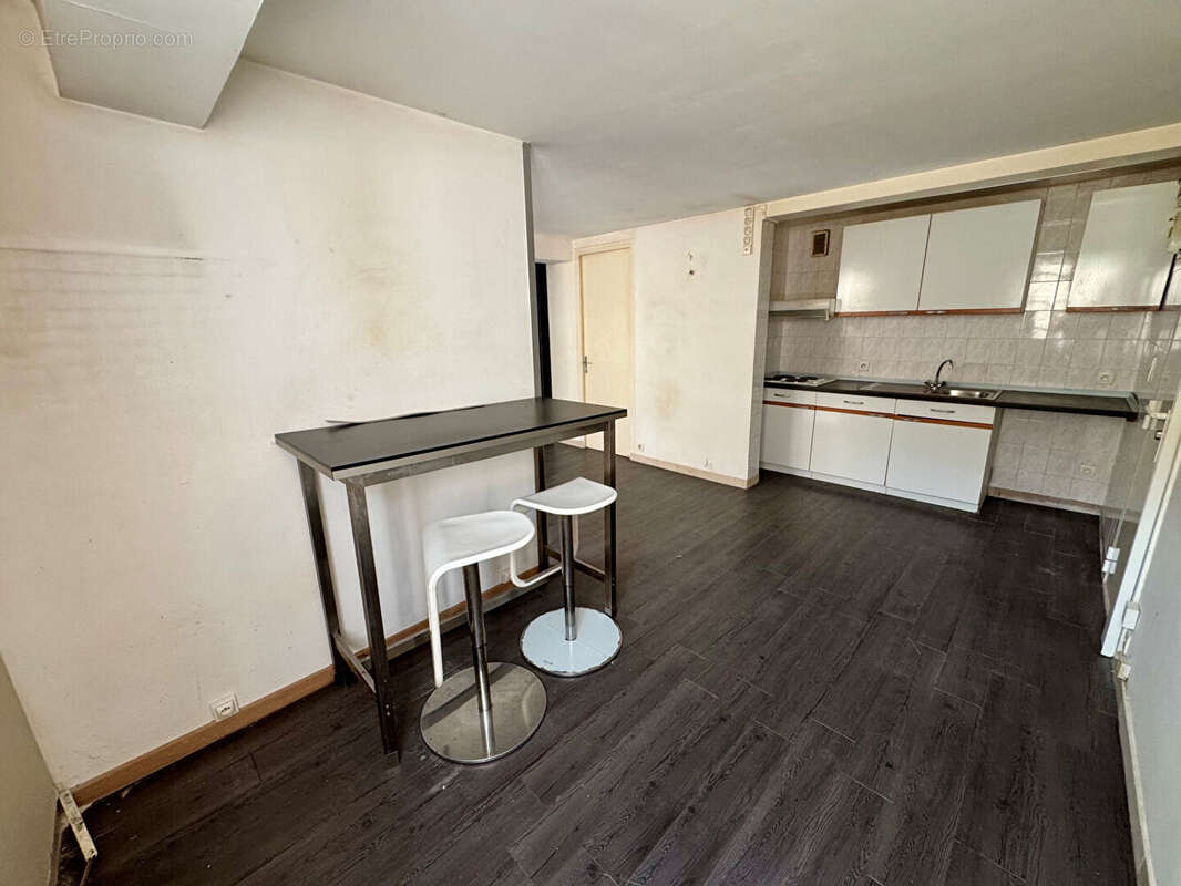 STUDIO de 28 m² centre ville de CLAMART. - photo 4