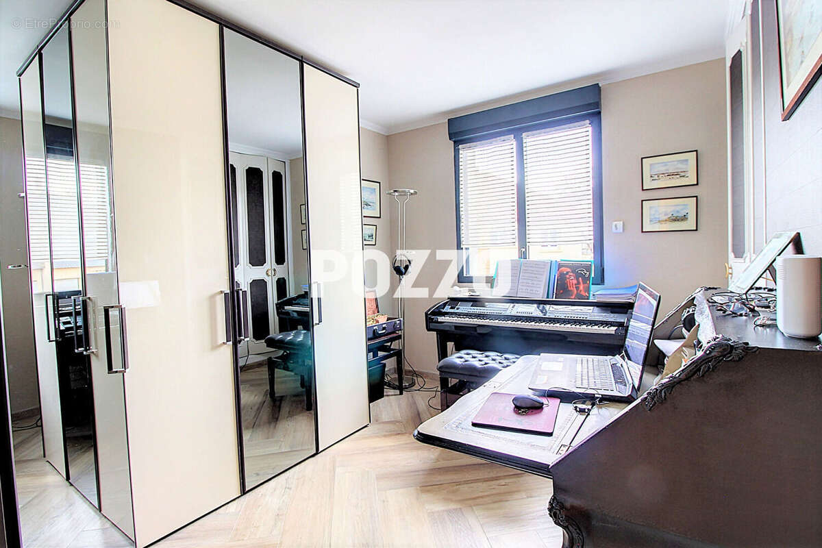 Maison à DONVILLE-LES-BAINS