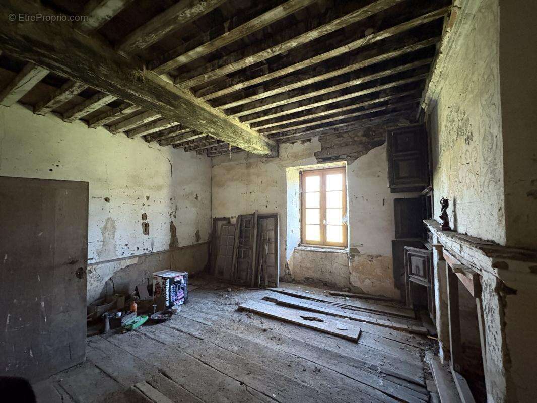 Maison à SALON-LA-TOUR