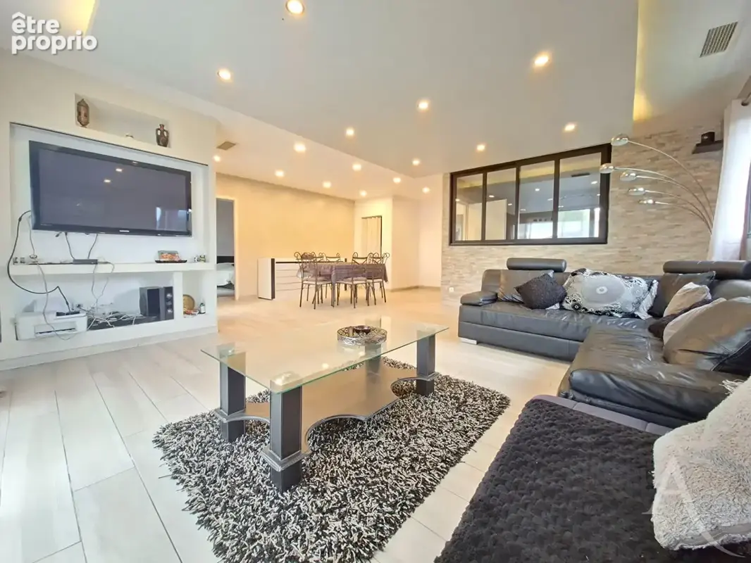 Baixas, Villa composée de 5 chambres, avec garage et piscine - photo 4