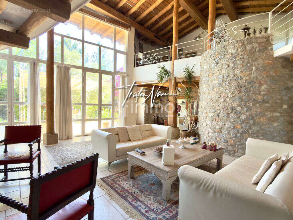 Maison d'exception - 212 m2 en 4 faces - Saint Cyprien Le Golf - photo 8