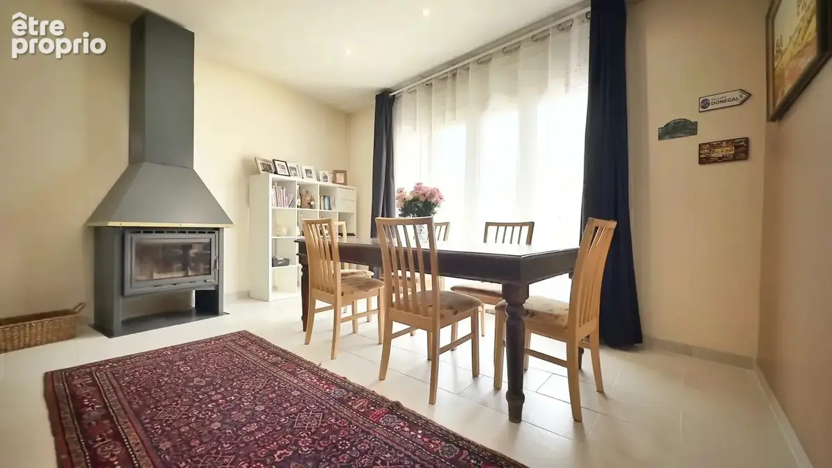 Spacieuse maison de village rénovée avec une grande grange et un généreux jardin intérieur - photo 4