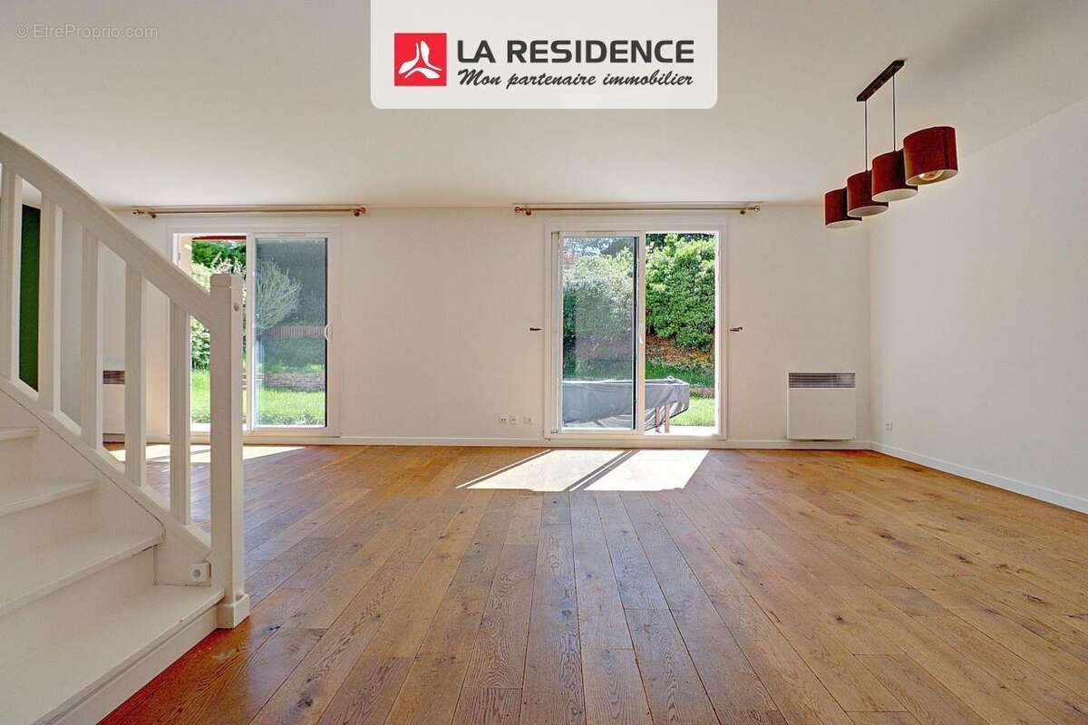 Maison 163 m² à Saint-Germain-En-Laye  - photo 2