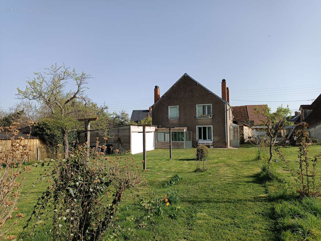 Maison à BENGY-SUR-CRAON