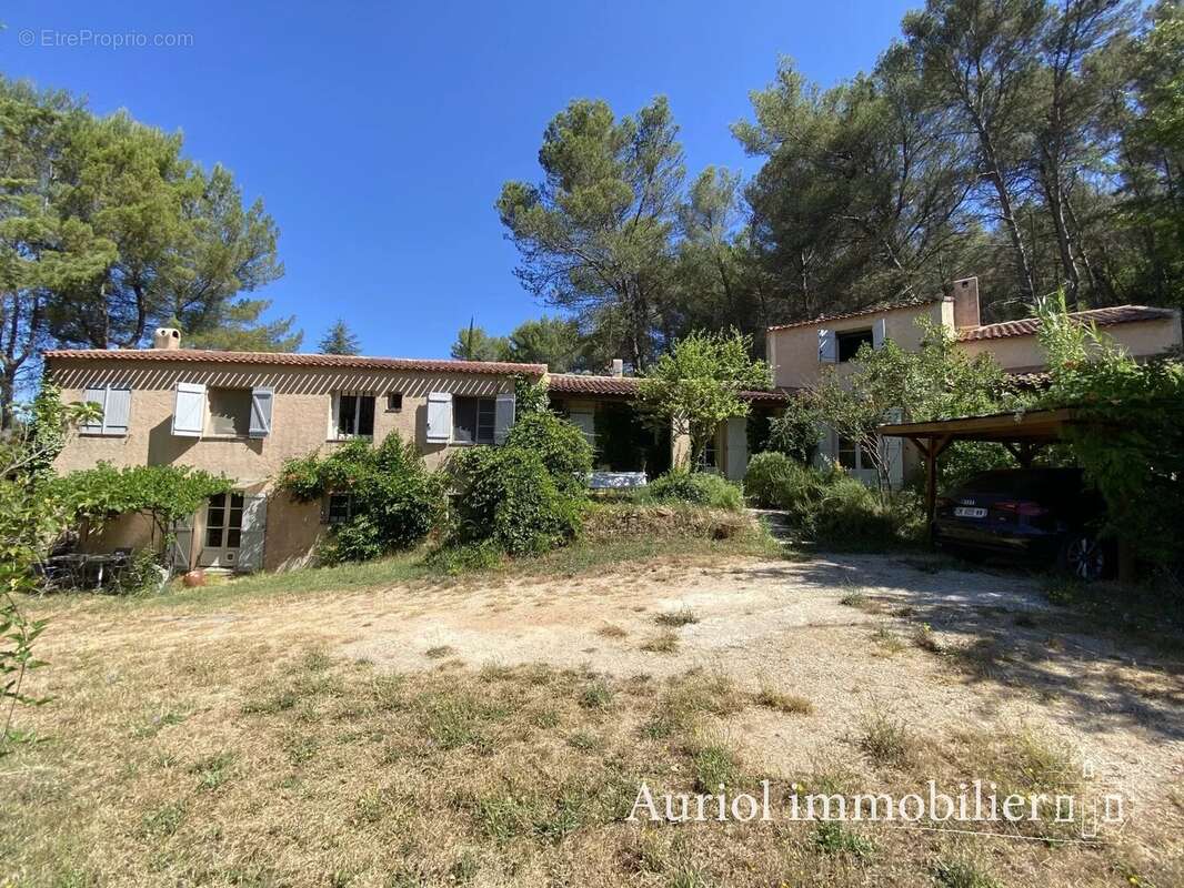 AURIOL - Villa 312 m² sur 9 690 m² de terrain - 3 logements - photo 10