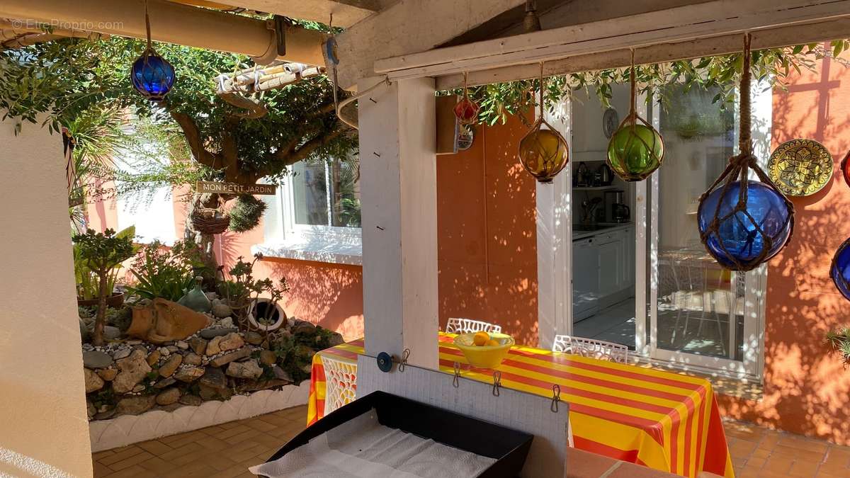 Villa F6 (168m2) + Piscine (5x10) + Garage + Appt F3 - photo 5