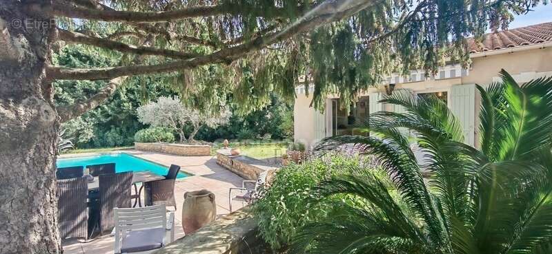 Maison à FONTVIEILLE