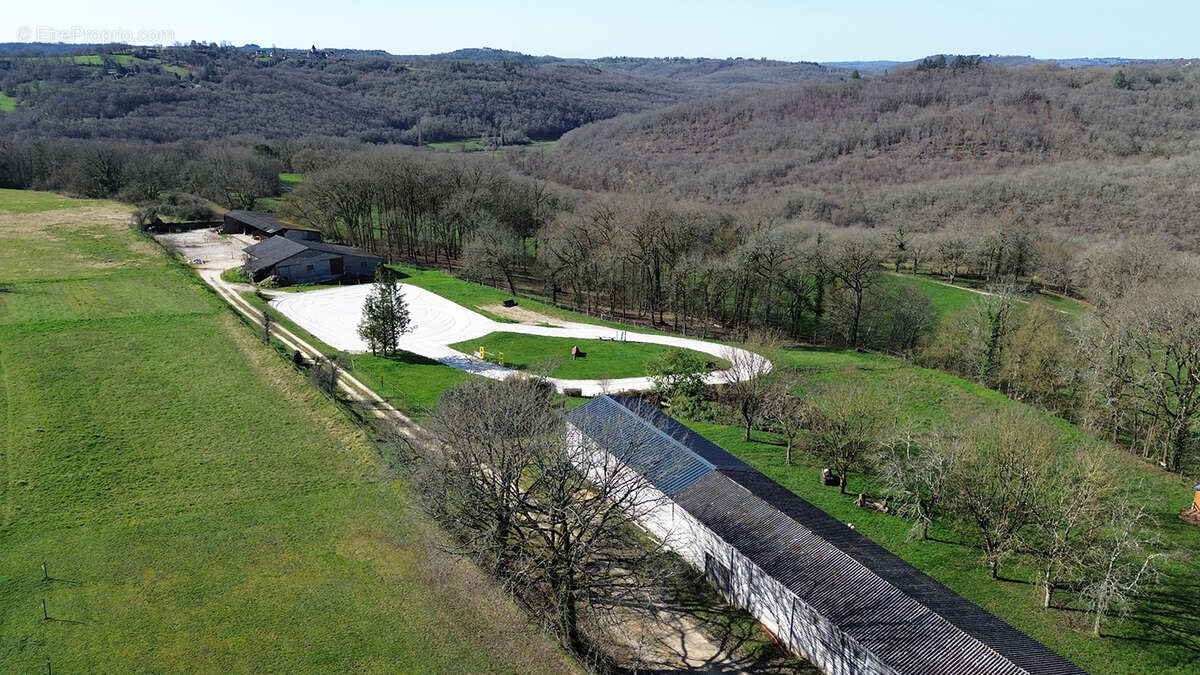 Domaine ferme auberge gîtes 30 pièce(s) 650 m2 - photo 4