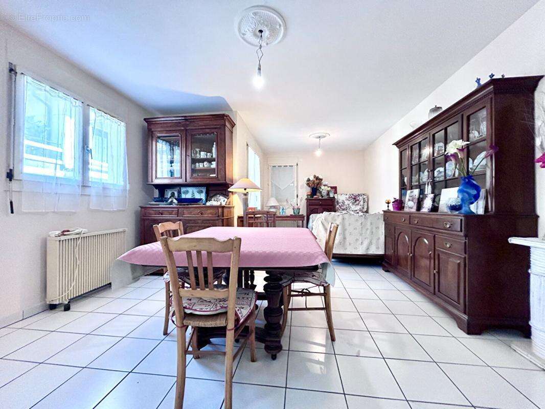 Appartement à AIX-LES-BAINS