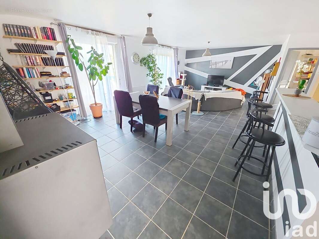 Photo 3 - Maison à CHARRAS