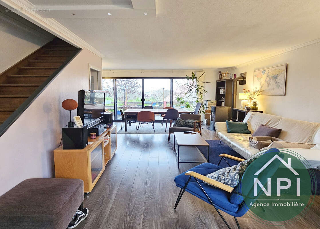 Maison à VAUX-LE-PENIL