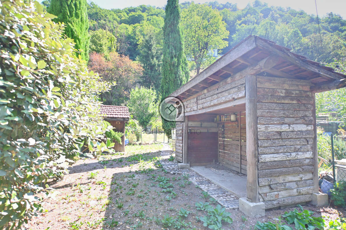 Exclusivité - Appartement 3 pièces avec balcon, cave, cellier et jardin privatif sur Domene. - photo 10
