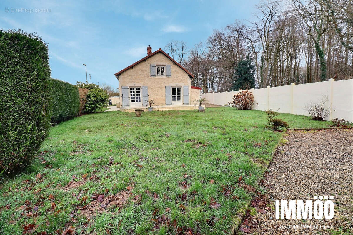 Maison à LA VAUPALIERE