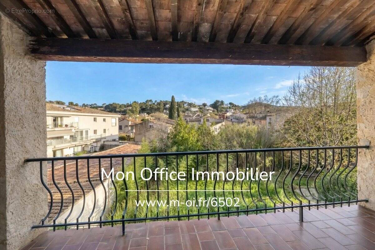 Appartement à SAINT-CYR-SUR-MER