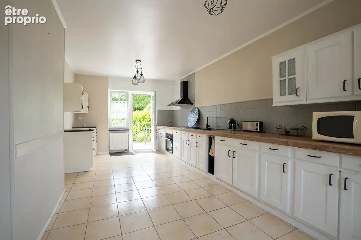 A vendre à Concarneau Maison familiale de caractère avec grand jardin, terrasse et sous-sol complet - photo 6