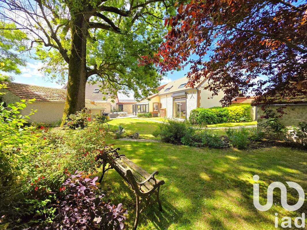 Photo 2 - Maison à ALLONNES