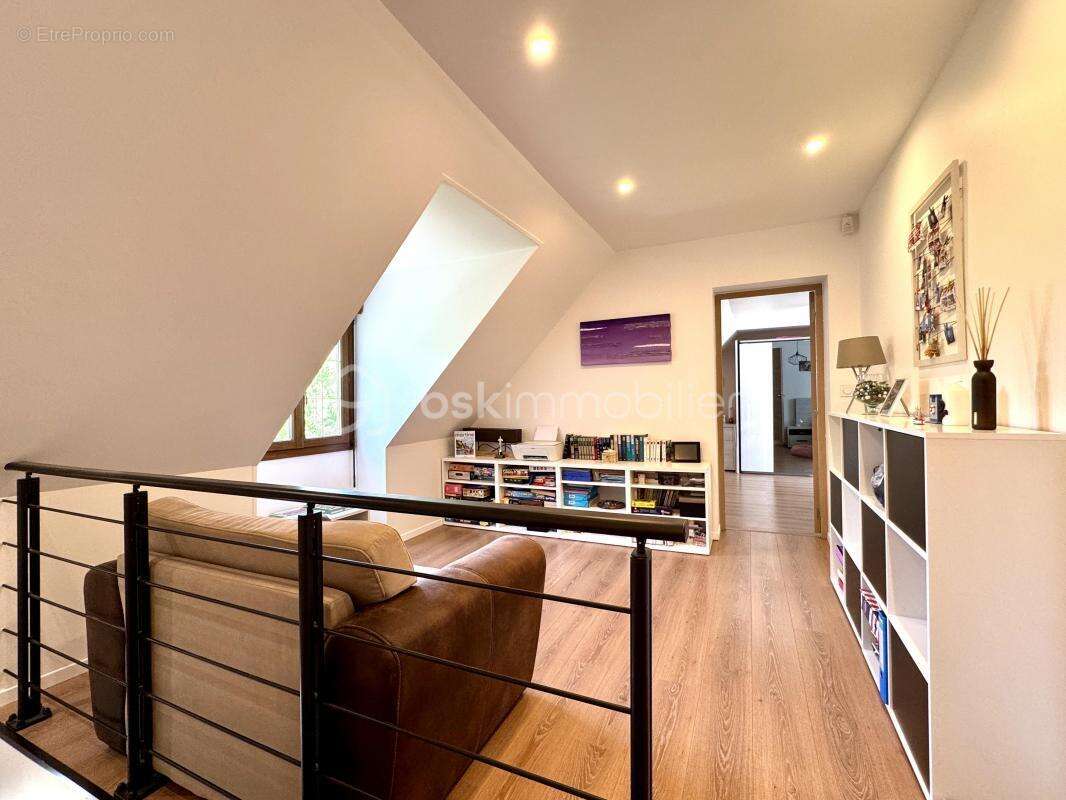 Maison à CHAUCONIN-NEUFMONTIERS