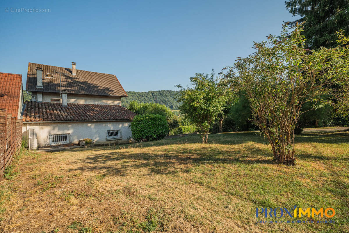 Maison 128 m² à Saint-Geoire-En-Valdaine  - photo 4