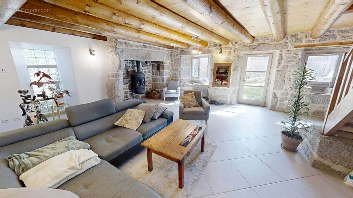 Maison à SAUGUES