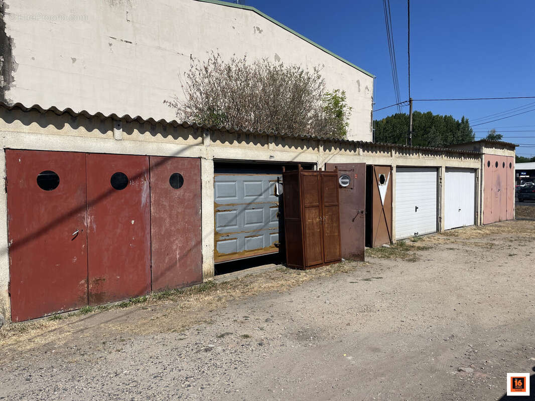 Maison 1 m² à Thiers  - photo 4