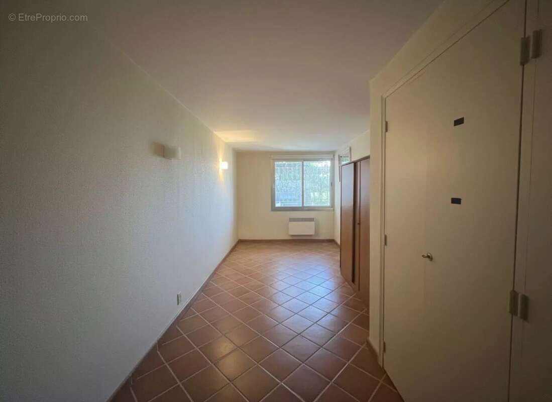 Appartement à EZE