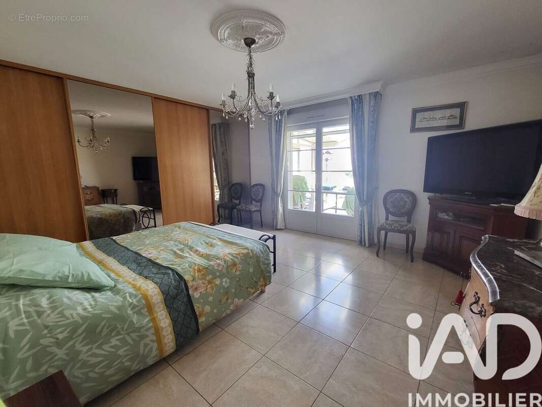 Maison 353 m² à Valleres  - photo 9