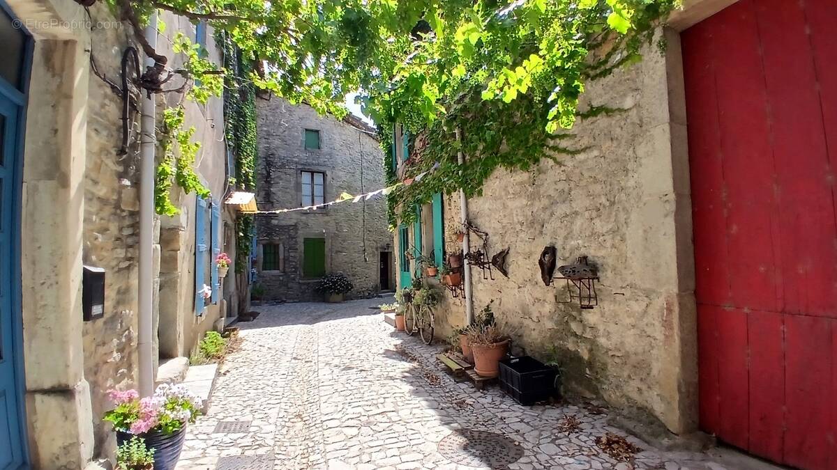 Charmante maison en pierres, pleine de caractère. - photo 2