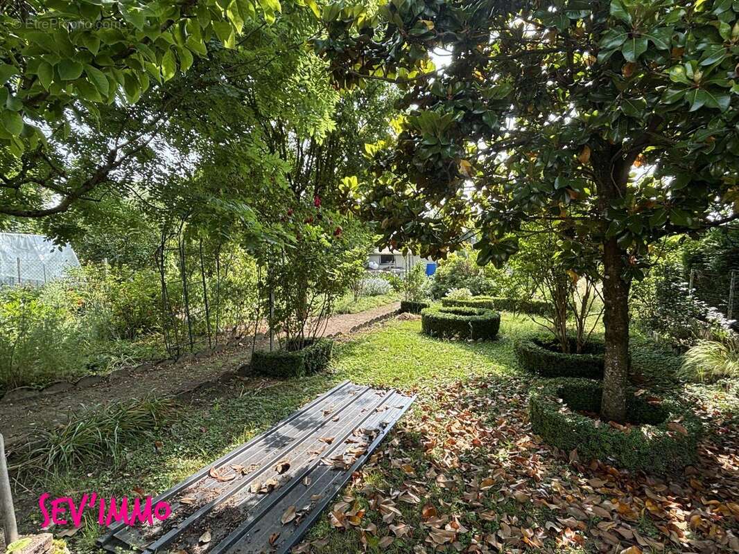 Maison à SAINT-GERMAIN-DES-FOSSES