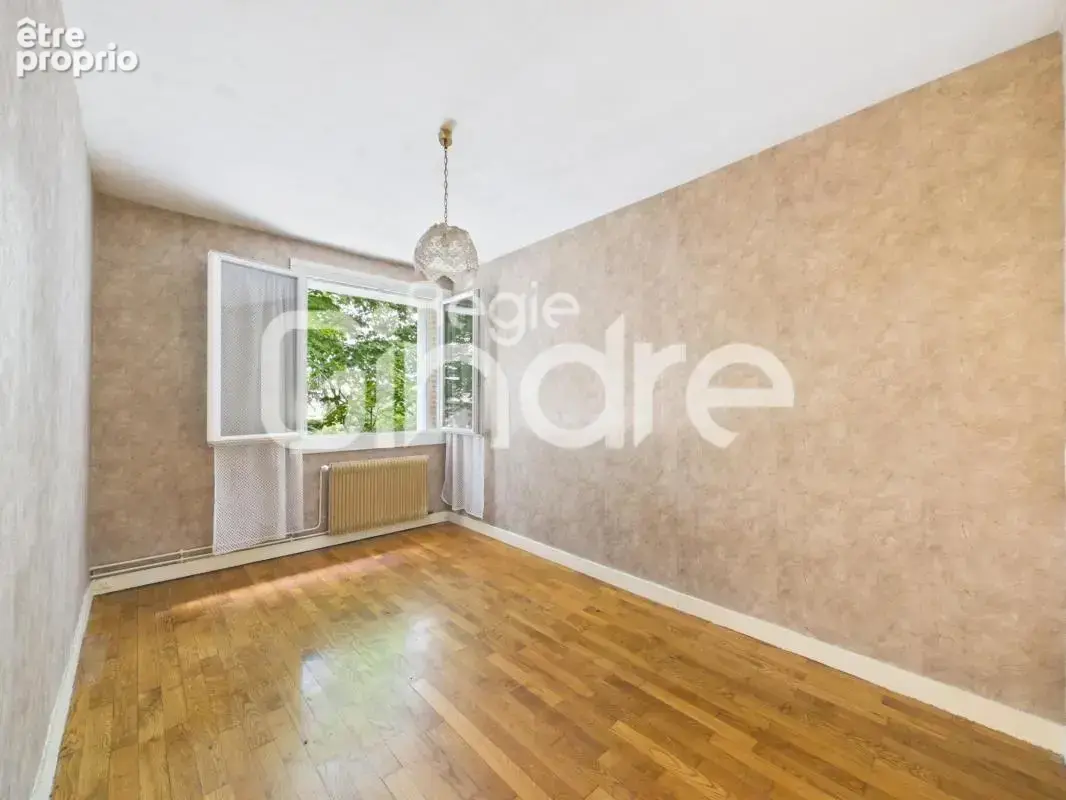 Vente - Appartement - 5 pièces + cuisine - 80 m² - 238 000 € - - photo 9