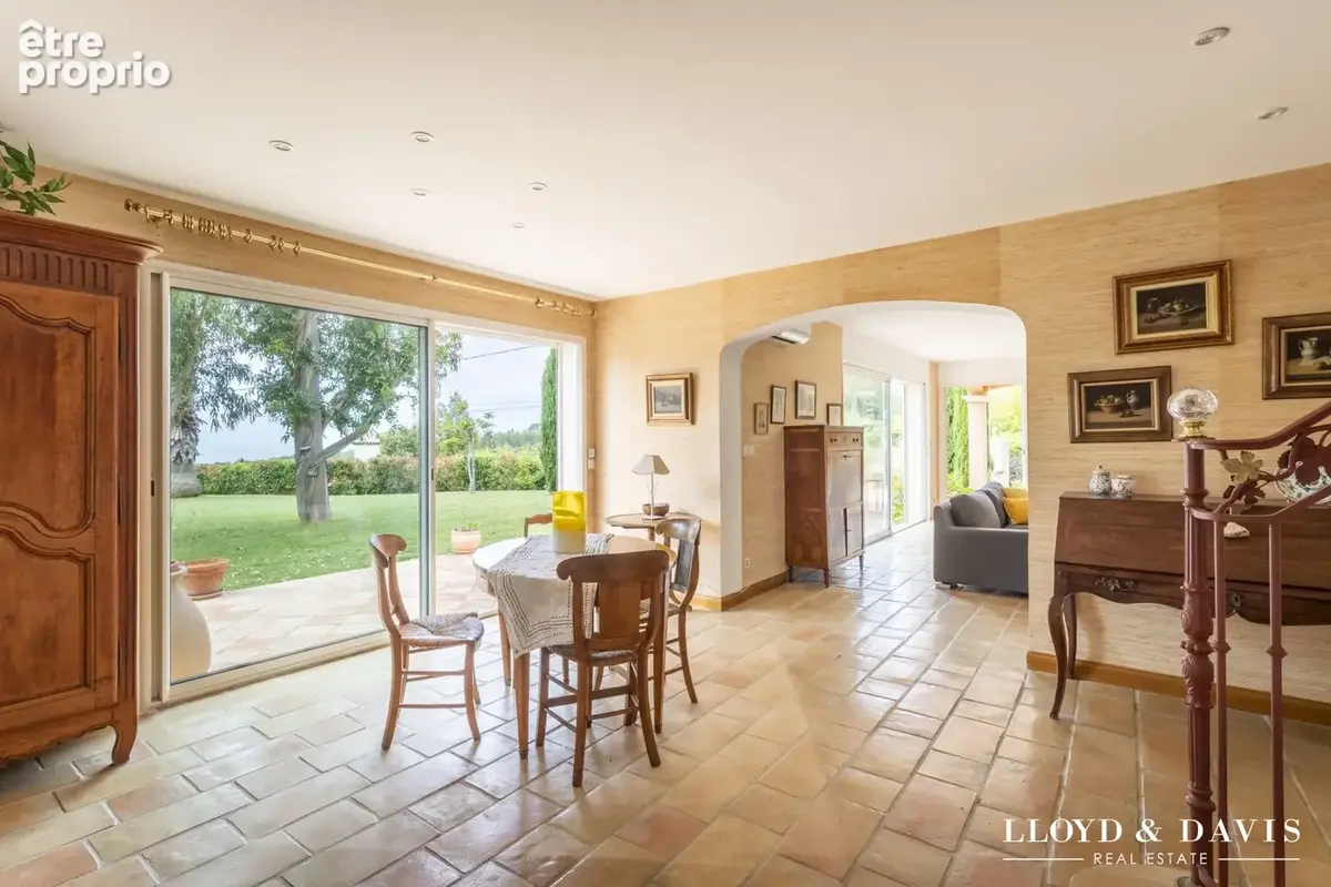 Maison 8 pièces 185 m² à vendre à La Cadiere-D'azur (83740) - photo 7