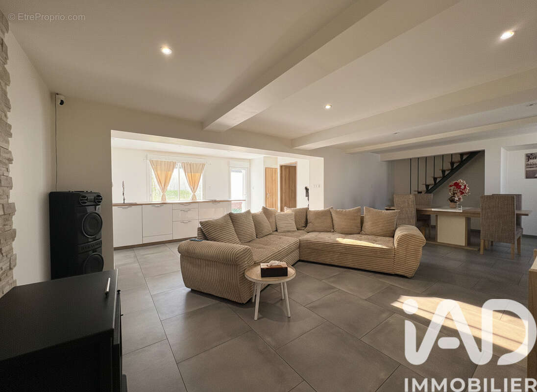 Maison 288 m² à Bourthes  - photo 6